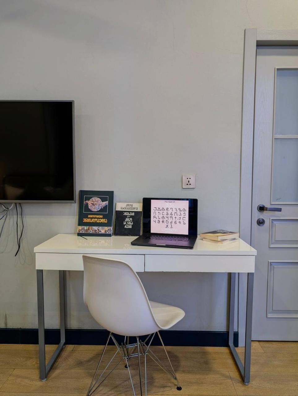 Apart Hotel Console Тбилиси Екстериор снимка