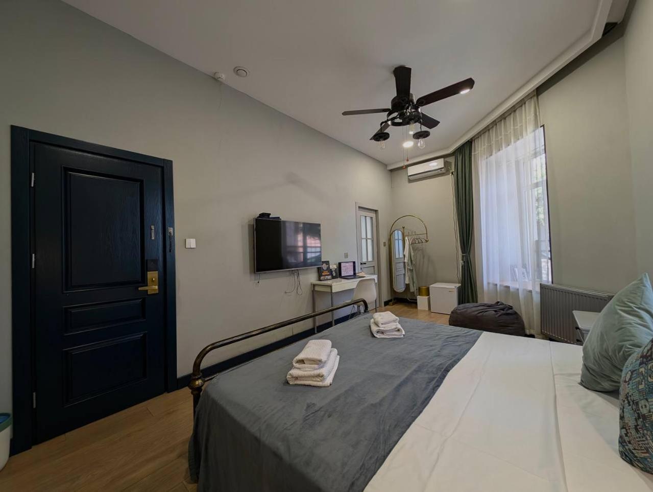 Apart Hotel Console Тбилиси Екстериор снимка