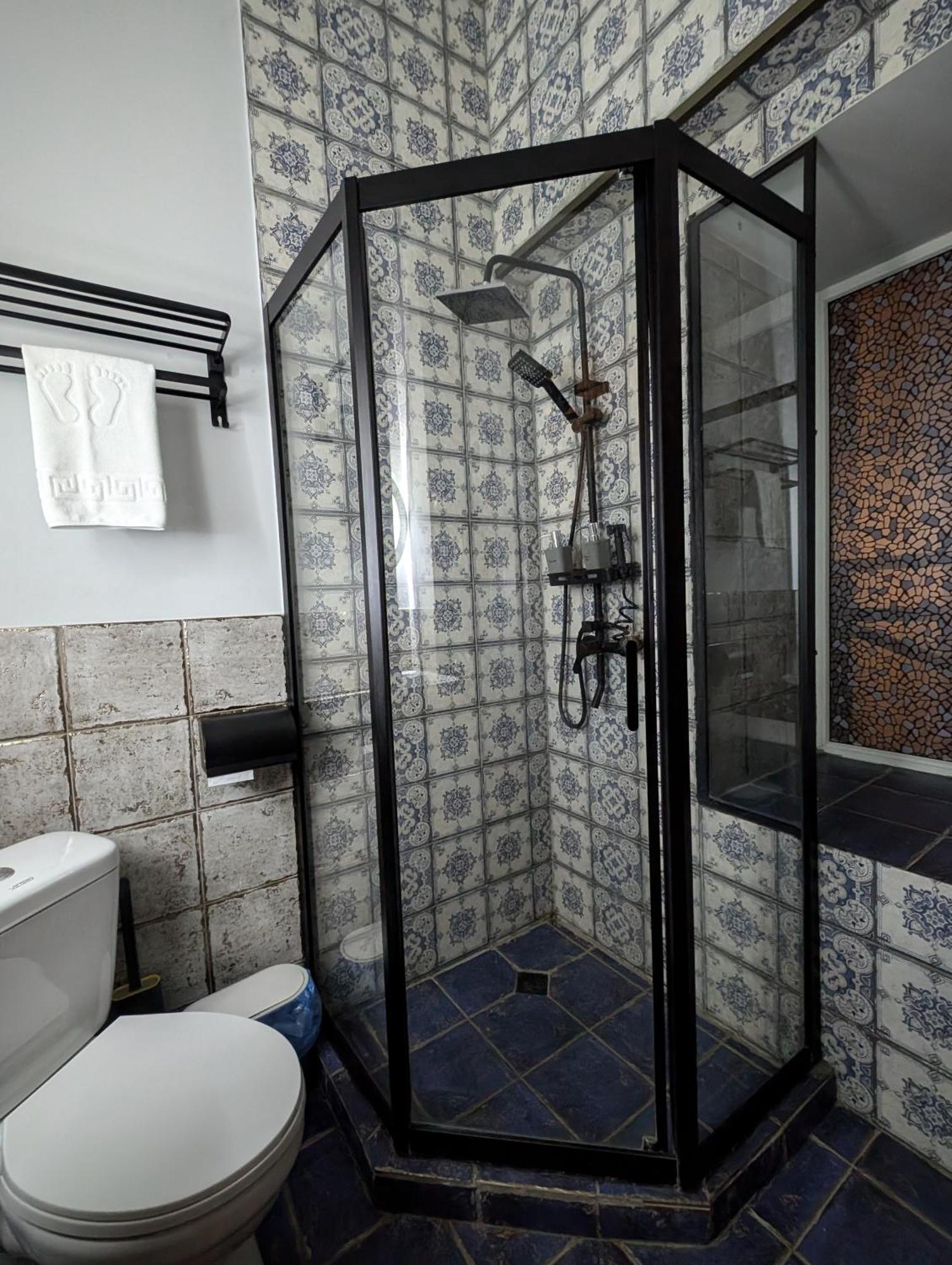 Apart Hotel Console Тбилиси Екстериор снимка